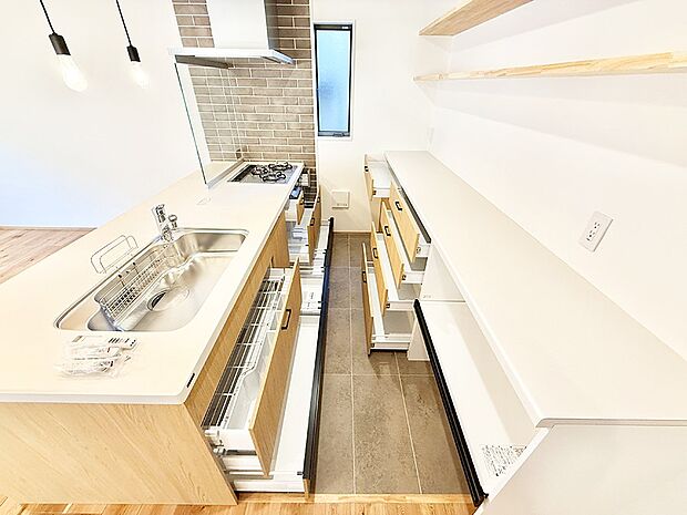 ■家族の絆を深める、温もりのあるキッチン