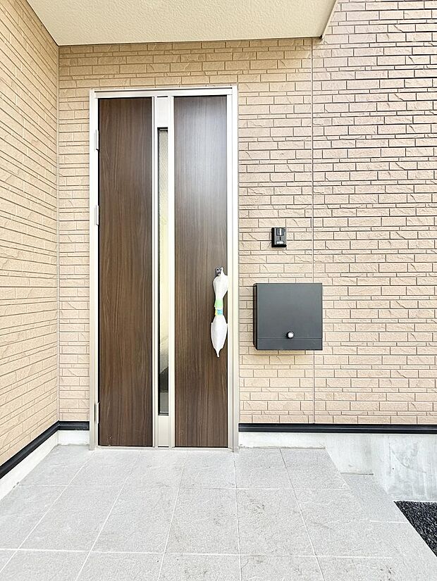 ■ 心地よい暮らしへとつながる、温かい玄関