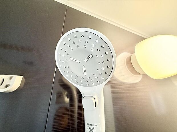 ■手元で簡単に止水できるため、水の無駄遣いを減らすことができます。