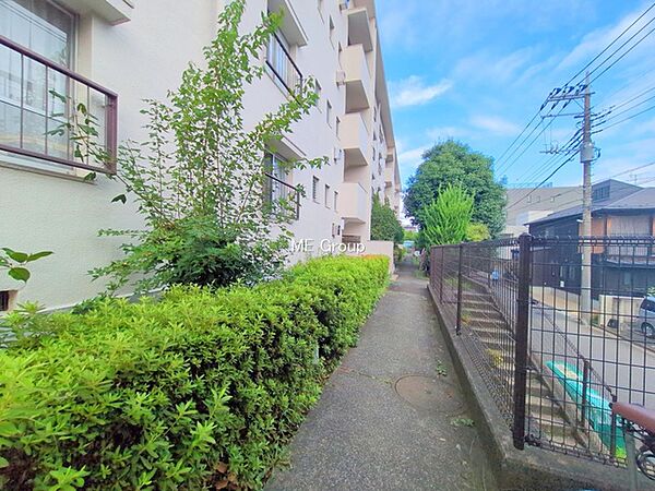 ■清潔感のあるエントランスは快適な毎日の始まりを演出します