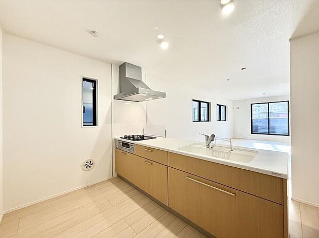 ■家族の絆を深める、温もりのあるキッチン