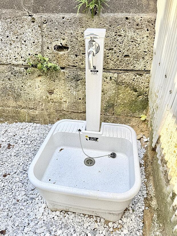 ■ガーデニングや洗車などの際に大活躍な屋外立水栓