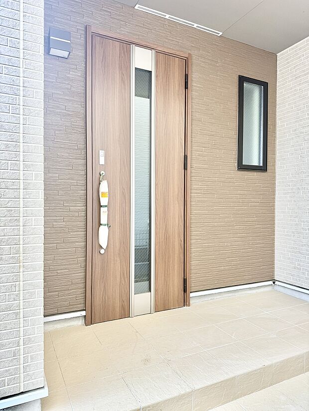 ■ 心地よい暮らしへとつながる、温かい玄関