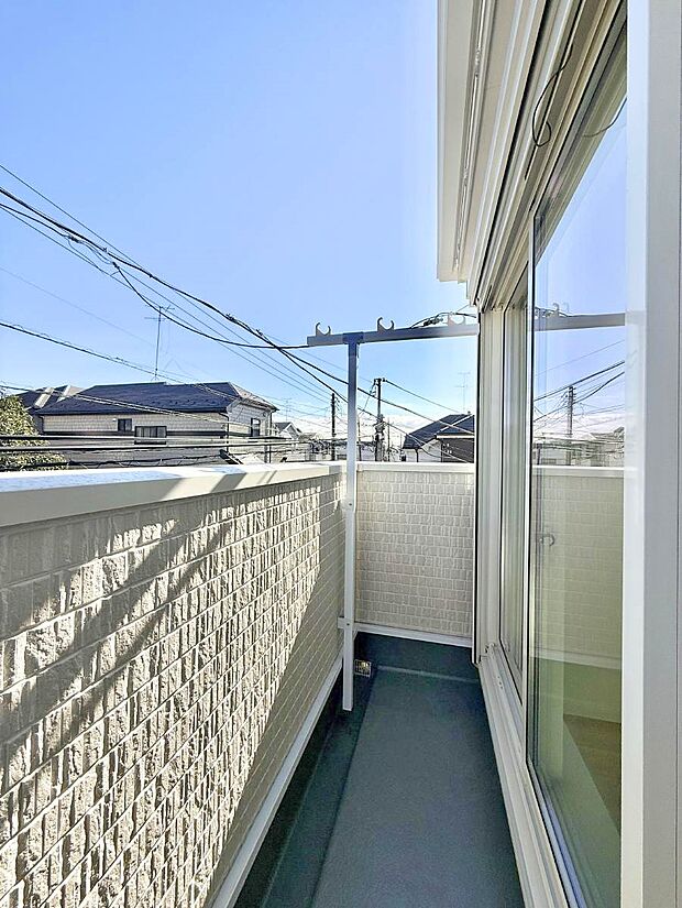 ■ 心地よい風と光を感じる、くつろぎのバルコニー