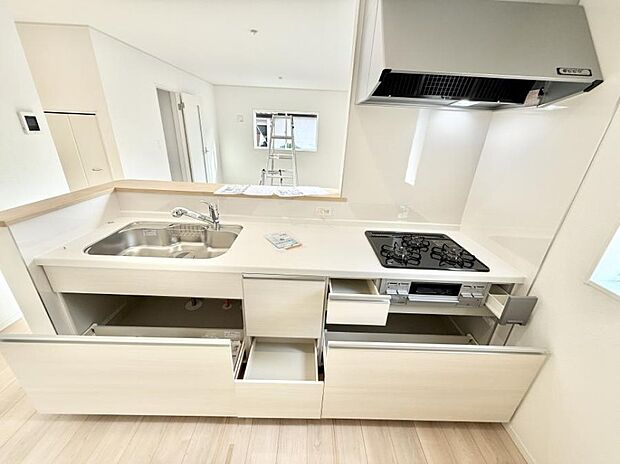 ■シンプルで機能的、毎日使いやすいキッチン