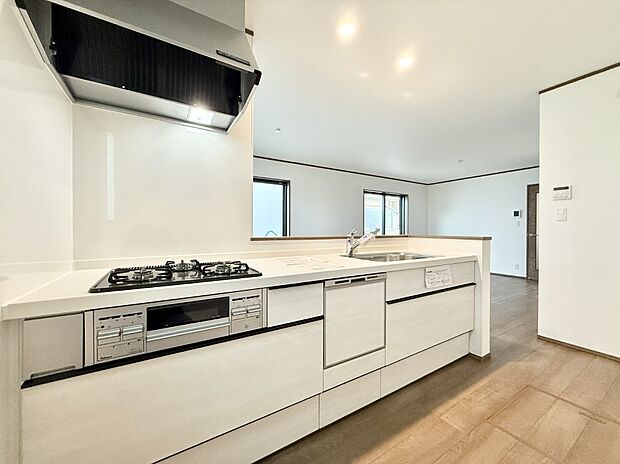 ■シンプルで機能的、毎日使いやすいキッチン