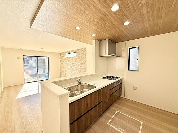 ■シンプルで機能的、毎日使いやすいキッチン