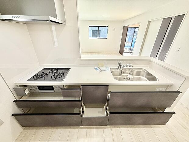 ■家族の絆を深める、温もりのあるキッチン