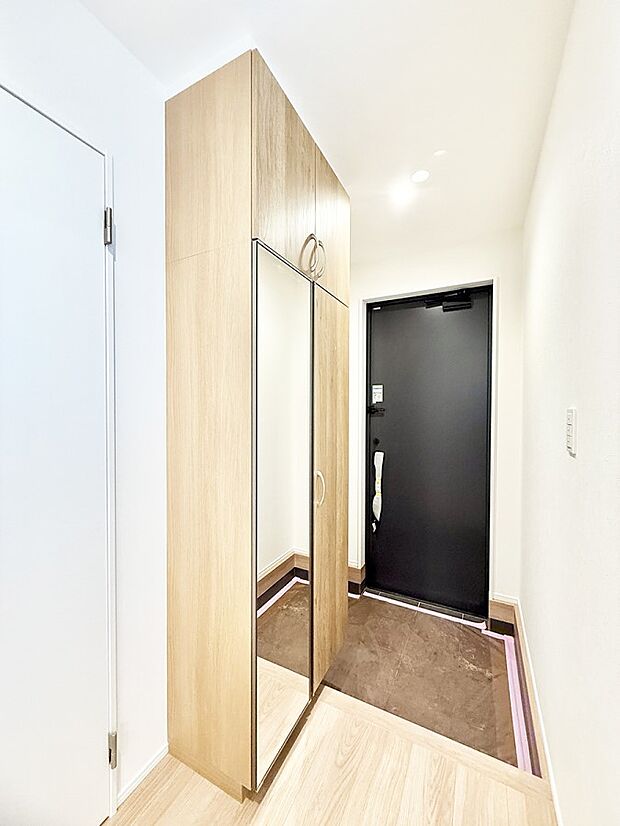 ■ 毎日を気持ちよく迎える、明るく温もりのある玄関