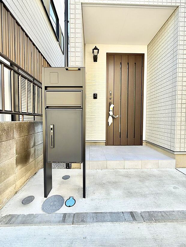 ■ 家族とゲストをやさしく迎える、心温まる玄関