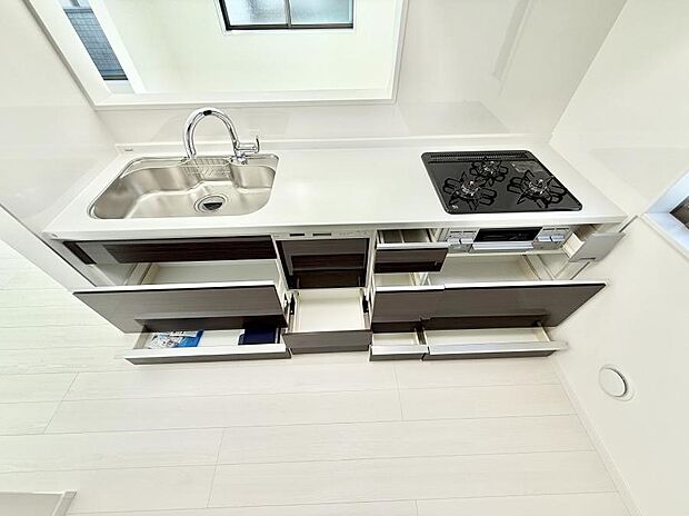 ■家族の絆を深める、温もりのあるキッチン