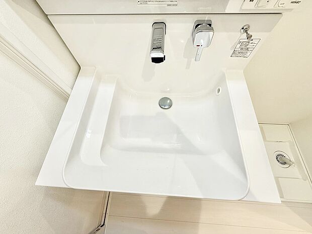 ■手洗いや顔を洗う時も快適に使える便利なシャワー