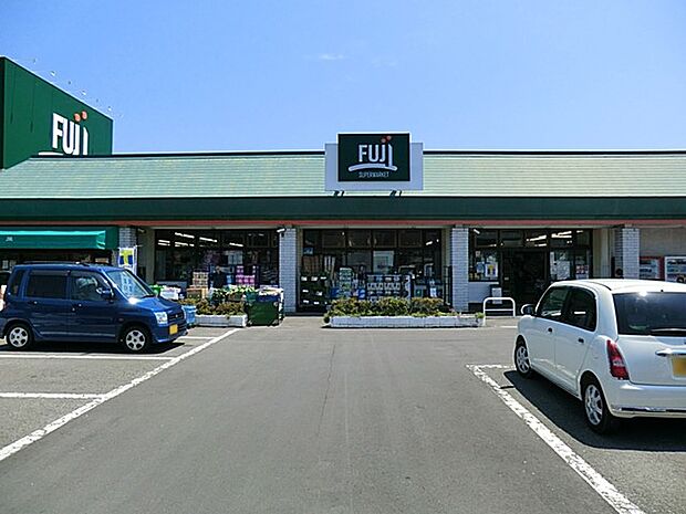 スーパー 950m FUJI 倉見店