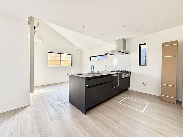 ■シンプルで機能的、毎日使いやすいキッチン