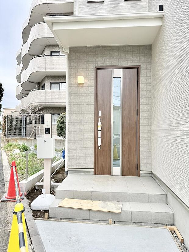 玄関はお家の顔!玄関アプローチでお客様をお迎え!