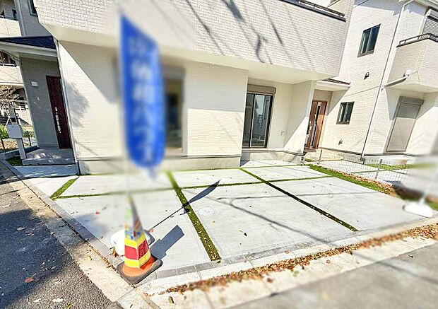 広い駐車場スペースが魅力的です