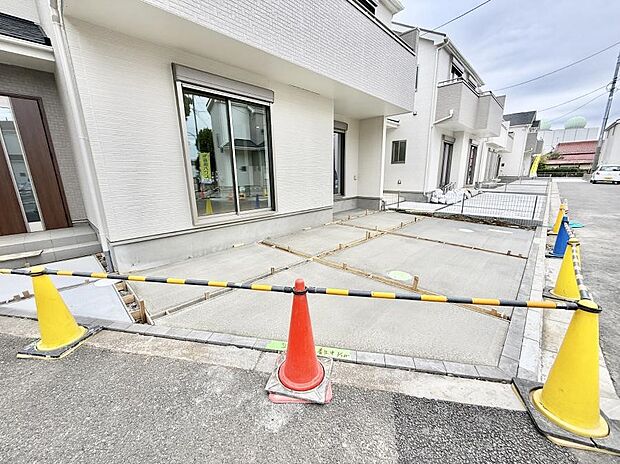 広い駐車場スペースが魅力的です