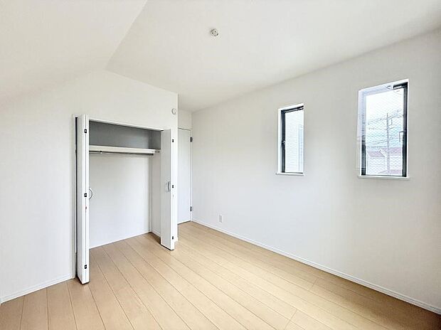 全居室収納スペース付き!荷物が多くてもしっかり納まります!