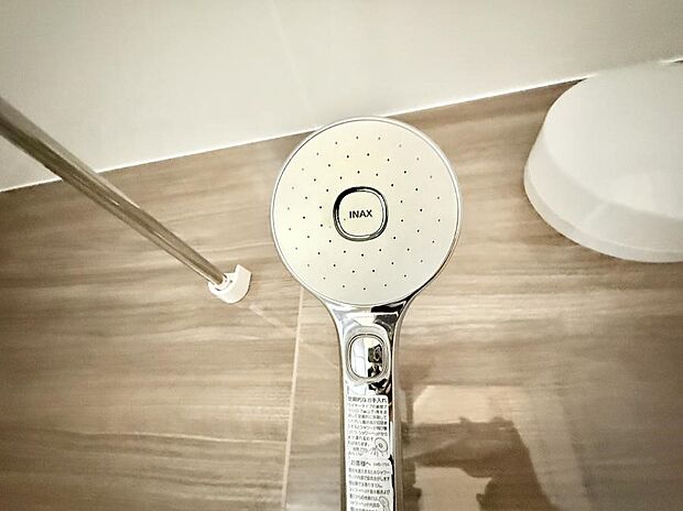 ■手元で簡単に止水できるため、水の無駄遣いを減らすことができます。