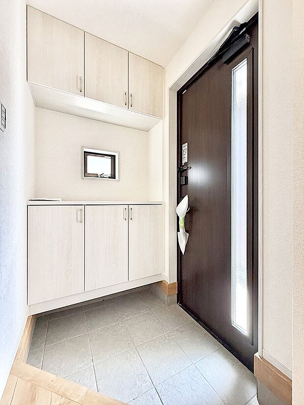 2号棟 ■玄関はお家の顔!おしゃれな玄関でお客様をお迎え!