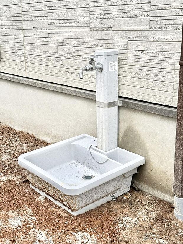 6号棟 ■ガーデニングや洗車などの際に大活躍な屋外立水栓