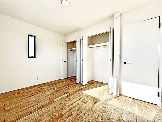 ■大きな収納で荷物がスッキリ片付きます  