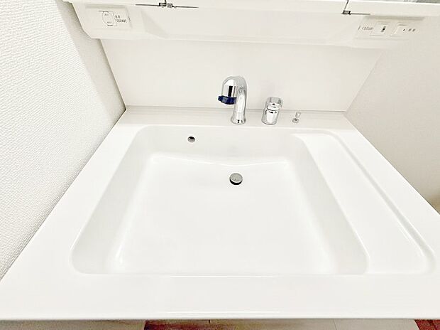 ■手洗いや顔を洗う時も快適に使える便利なシャワー