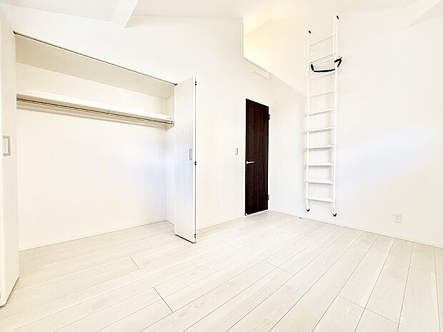 ■豊富な収納でスッキリしたお部屋に！