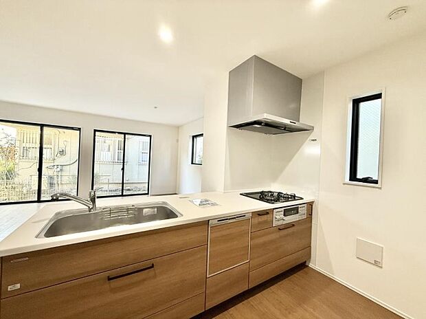 ■シンプルで機能的、毎日使いやすいキッチン