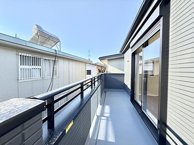 ■ 季節の移ろいを感じられる開放的な空間です