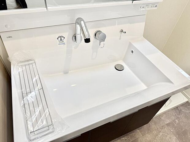 ■手洗いや顔を洗う時も快適に使える便利なシャワー