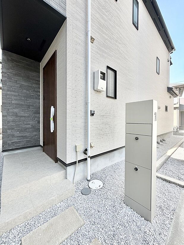 玄関はお家の顔!玄関アプローチでお客様をお迎え!