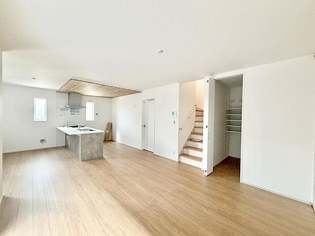 いつの間にか家族が集まっちゃうそんなリビングいいですよね