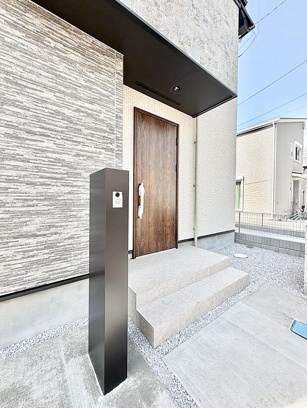 玄関はお家の顔!玄関アプローチでお客様をお迎え!