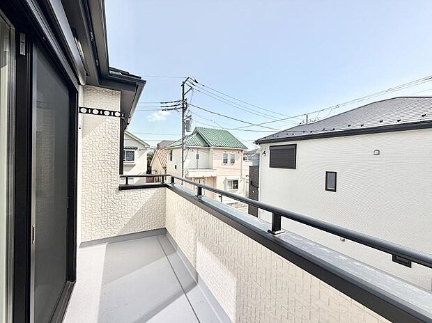 お洗濯物がよく乾く陽当たり良好のバルコニーです!