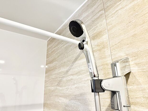 ■わざわざシャワー水栓のレバーまで手を伸ばす必要がなく、簡単に止水できる