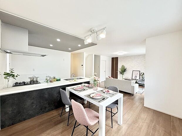 いつの間にか家族が集まっちゃうそんなリビングいいですよね