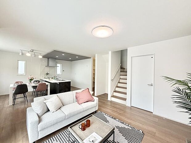 リビングイン階段は、家族の会話、一体感を感じられる空間です。