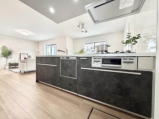 明るさと開放感たっぷりなキッチン!