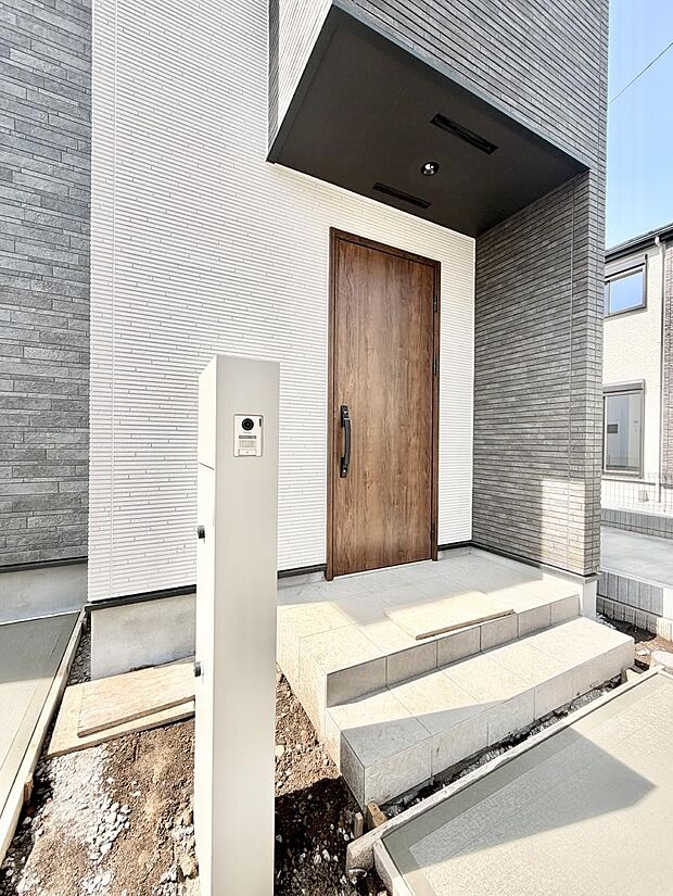 玄関はお家の顔!玄関アプローチでお客様をお迎え!