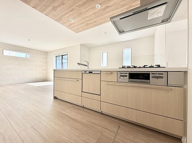 明るさと開放感たっぷりなキッチン!