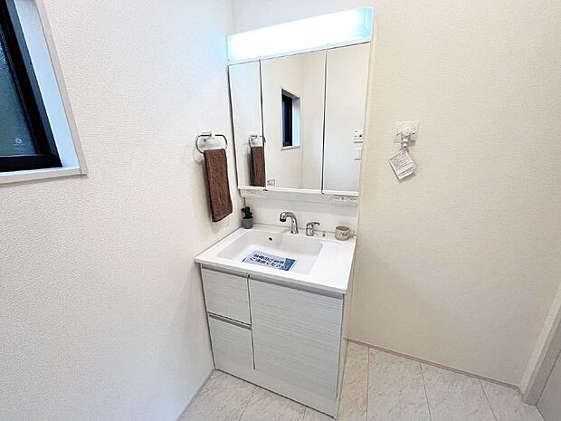 ■明るい洗面所は毎朝の歯磨きも楽しくできちゃいそうです