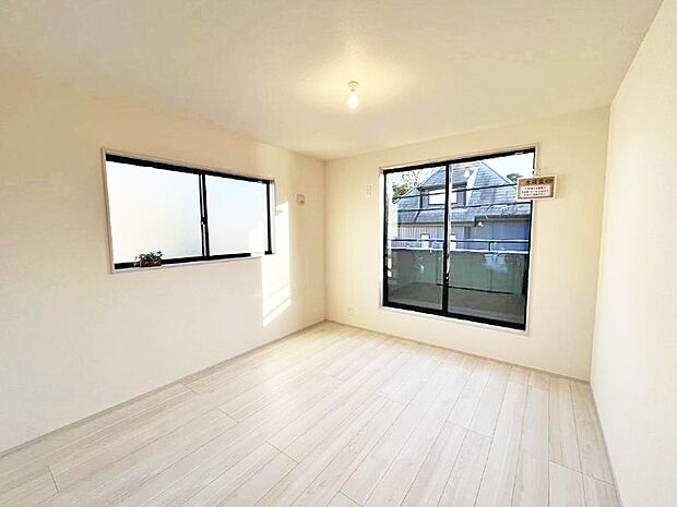 陽射しが差し込む暖かいお部屋  