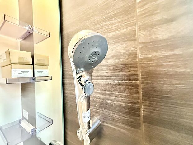 ■わざわざシャワー水栓のレバーまで手を伸ばす必要がなく、簡単に止水できる