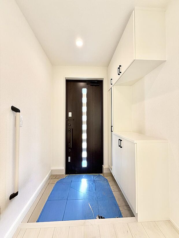 ■ 毎日を気持ちよく迎える、明るく温もりのある玄関