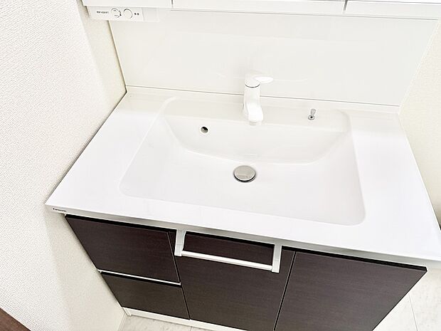 ■手洗いや顔を洗う時も快適に使える便利なシャワー