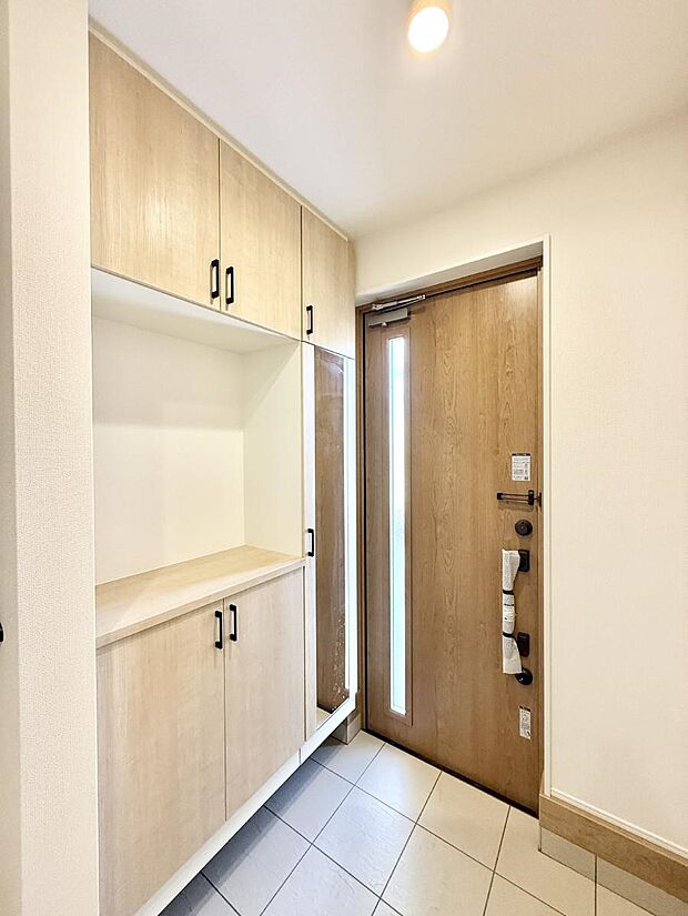 ■ 毎日を気持ちよく迎える、明るく温もりのある玄関