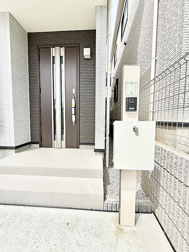 ■ 家族とゲストをやさしく迎える、心温まる玄関