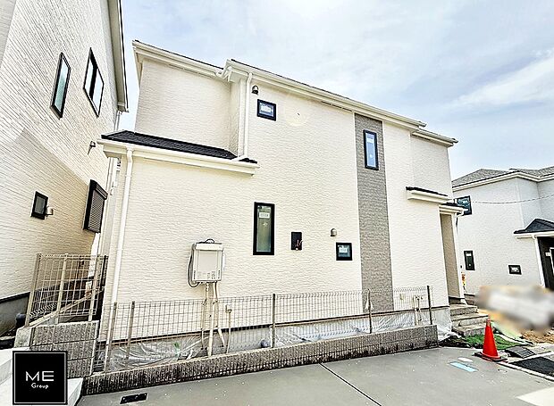 E号棟  ■家族みんなが笑顔で過ごせる、安心感のある住まい