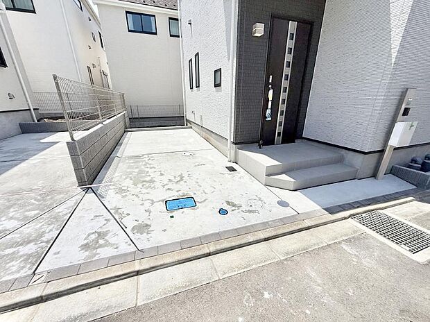 D号棟 ■快適な駐車スペースで安心